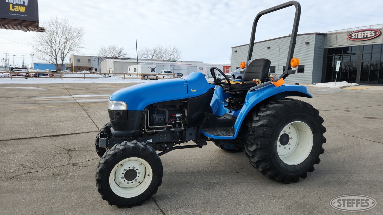 2011 New Holland T1530